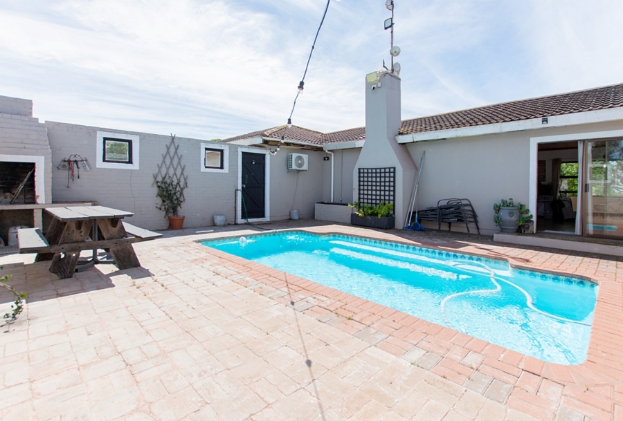 4 Bedroom Property for Sale in Vredenburg Rural Western Cape